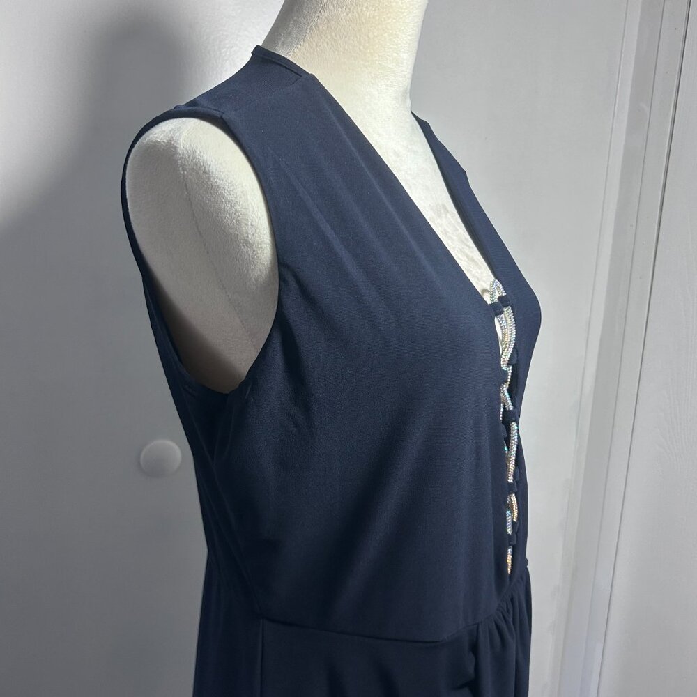 Venus Sleeveless Dress - Picture 4 of 6